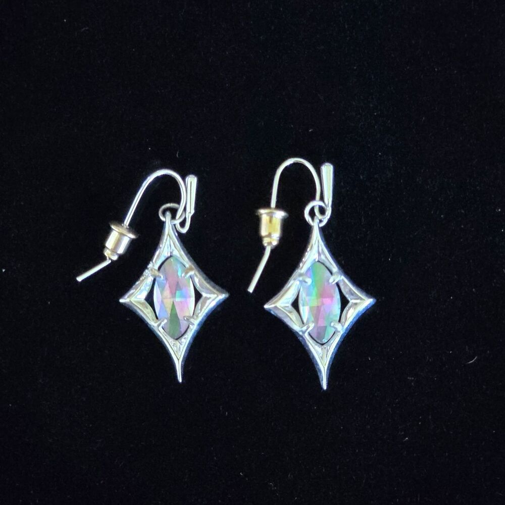 Kendra Scott silver-toned Diamond Shape dangle earring faceted Stone KS